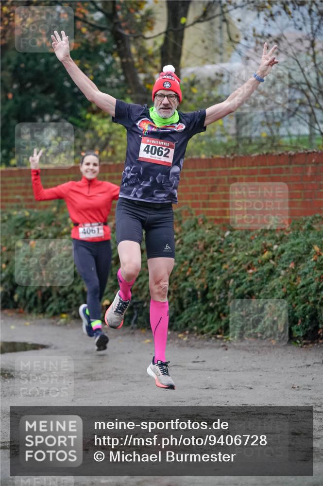 07.12.2025 - St. Pauli X-Mass-Run No. 15 Michael Burmester http://msf.ph/oto/9406728 07.12.2025 09:39:02 Laufen 4061, 15, 4062 meine-sportfotos.de