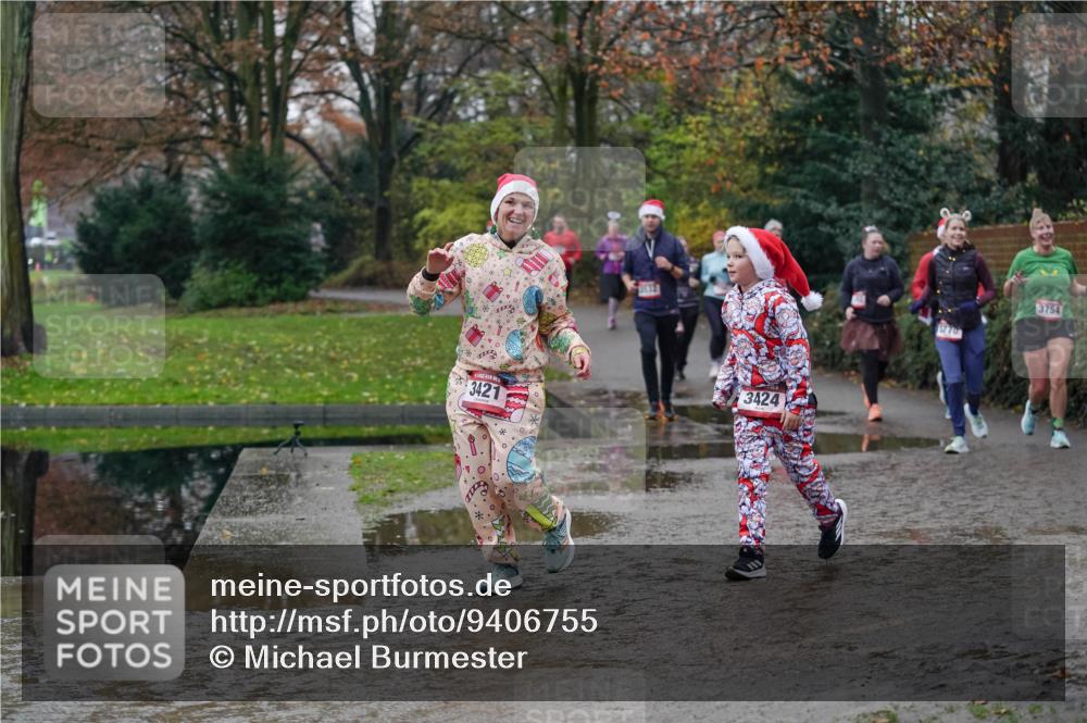 07.12.2025 - St. Pauli X-Mass-Run No. 15 Michael Burmester http://msf.ph/oto/9406755 07.12.2025 11:23:19 Laufen 3421, 3424, 1770, 3754 meine-sportfotos.de