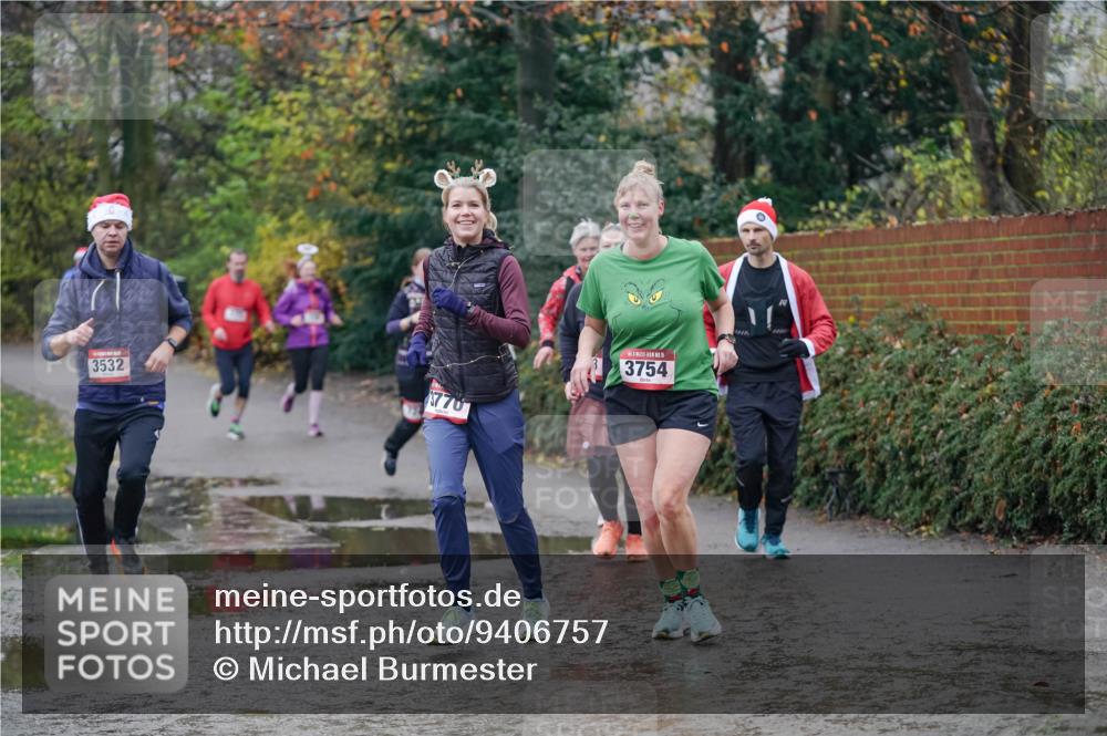 07.12.2025 - St. Pauli X-Mass-Run No. 15 Michael Burmester http://msf.ph/oto/9406757 07.12.2025 11:23:21 Laufen 3532, 770, 3754 meine-sportfotos.de
