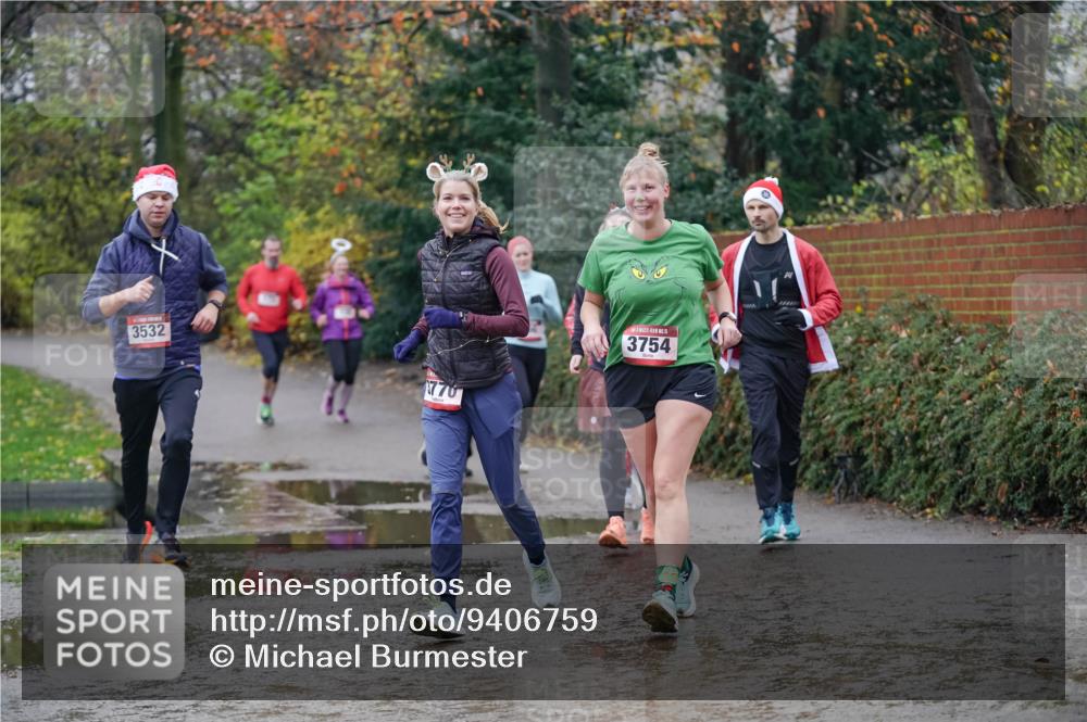 07.12.2025 - St. Pauli X-Mass-Run No. 15 Michael Burmester http://msf.ph/oto/9406759 07.12.2025 11:23:21 Laufen 3532, 770, 15, 3754 meine-sportfotos.de