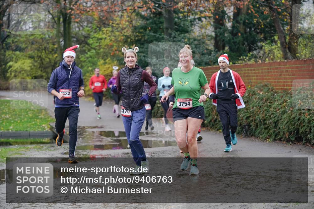 07.12.2025 - St. Pauli X-Mass-Run No. 15 Michael Burmester http://msf.ph/oto/9406763 07.12.2025 11:23:21 Laufen 532, 3770, 25, 3754 meine-sportfotos.de