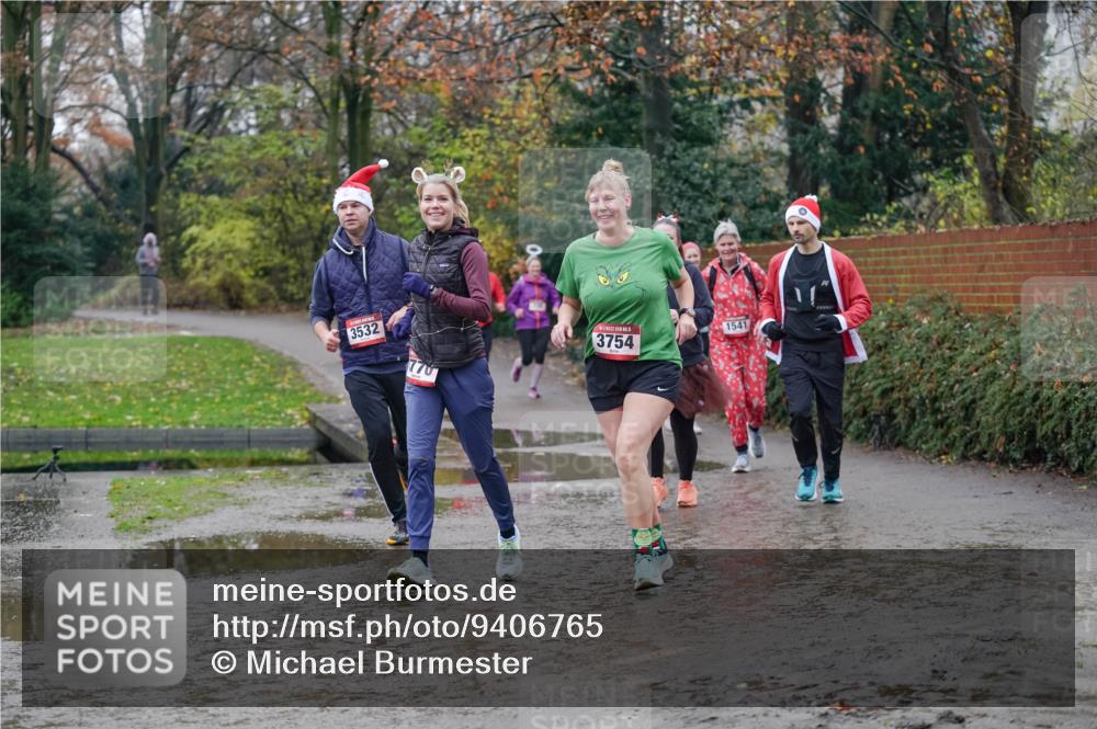 07.12.2025 - St. Pauli X-Mass-Run No. 15 Michael Burmester http://msf.ph/oto/9406765 07.12.2025 11:23:22 Laufen 3532, 770, 3754, 1541 meine-sportfotos.de
