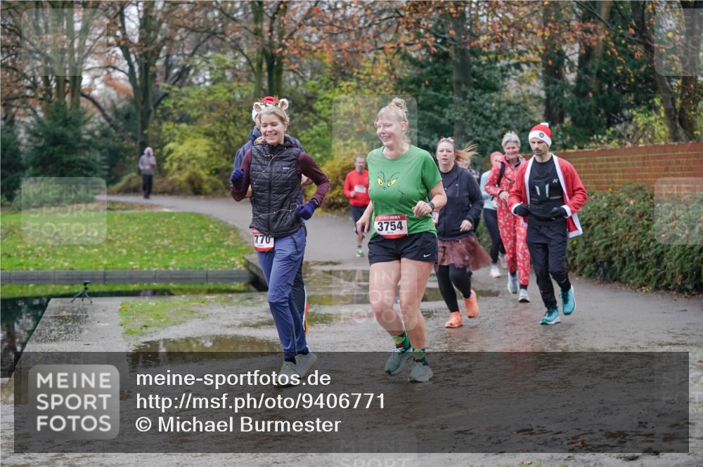 07.12.2025 - St. Pauli X-Mass-Run No. 15 Michael Burmester http://msf.ph/oto/9406771 07.12.2025 11:23:22 Laufen 770, 3754 meine-sportfotos.de