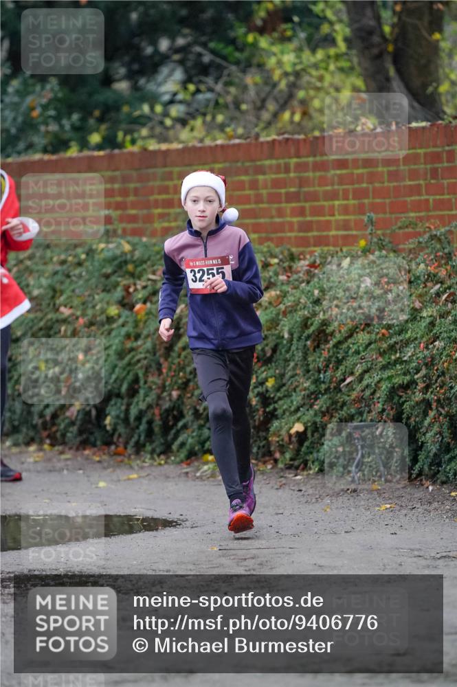 07.12.2025 - St. Pauli X-Mass-Run No. 15 Michael Burmester http://msf.ph/oto/9406776 07.12.2025 09:39:18 Laufen 15, 3255 meine-sportfotos.de