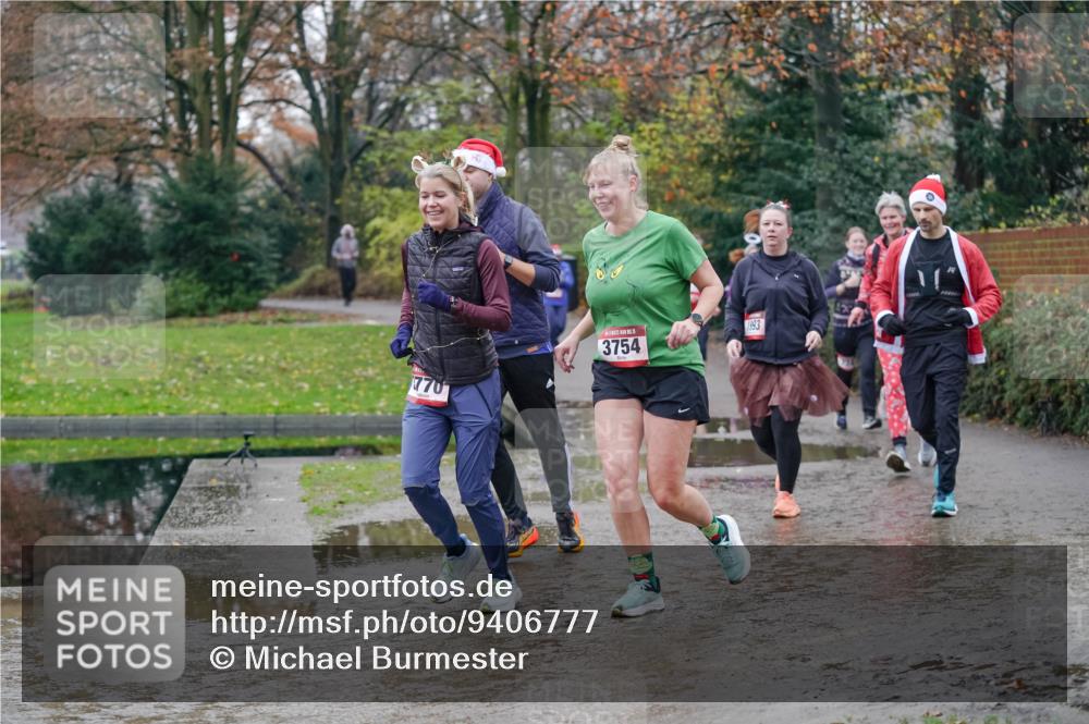 07.12.2025 - St. Pauli X-Mass-Run No. 15 Michael Burmester http://msf.ph/oto/9406777 07.12.2025 11:23:22 Laufen 770, 3754, 1993 meine-sportfotos.de