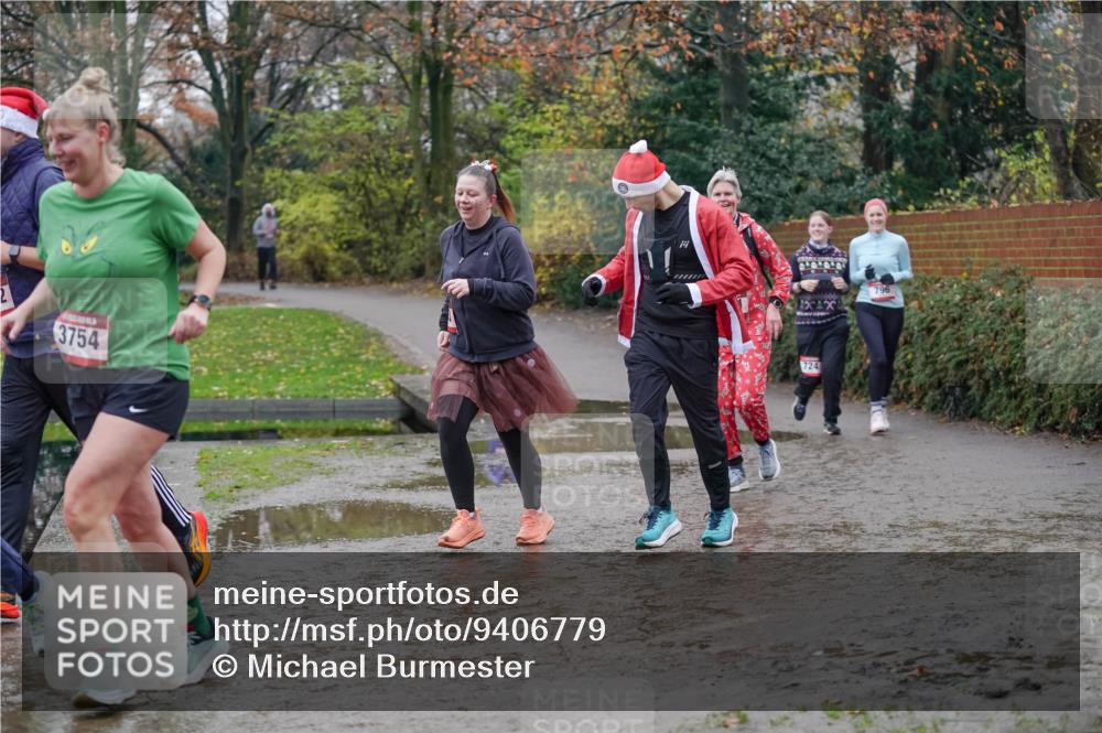 07.12.2025 - St. Pauli X-Mass-Run No. 15 Michael Burmester http://msf.ph/oto/9406779 07.12.2025 11:23:23 Laufen 3754, 796, 724 meine-sportfotos.de