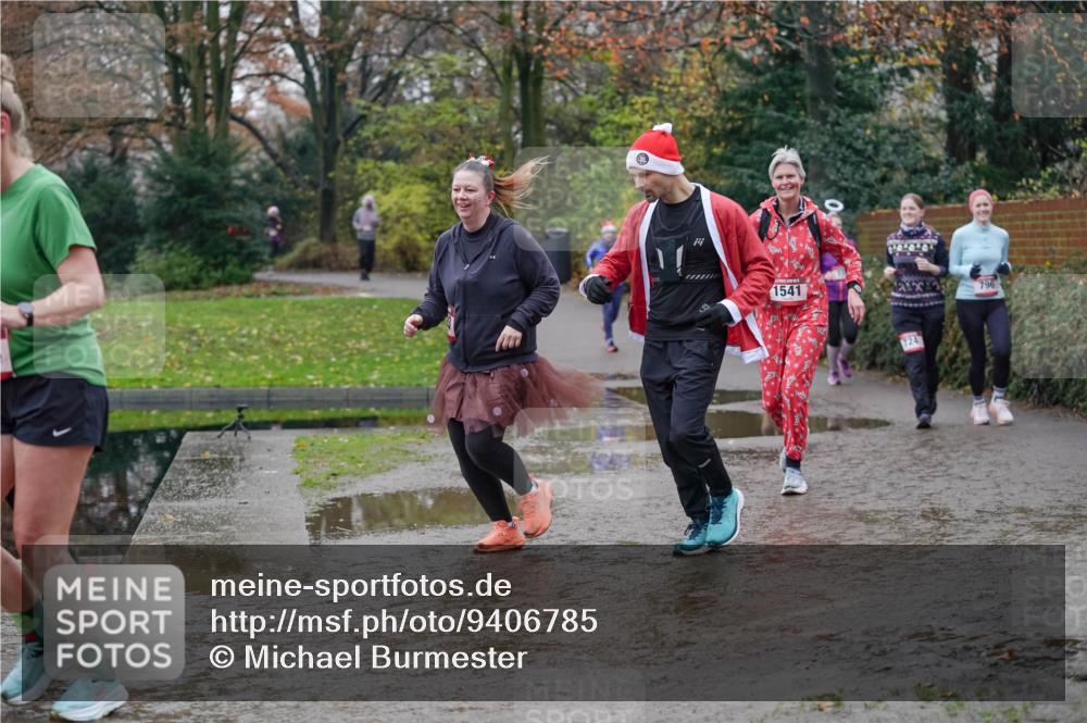 07.12.2025 - St. Pauli X-Mass-Run No. 15 Michael Burmester http://msf.ph/oto/9406785 07.12.2025 11:23:24 Laufen 1541, 724, 796 meine-sportfotos.de
