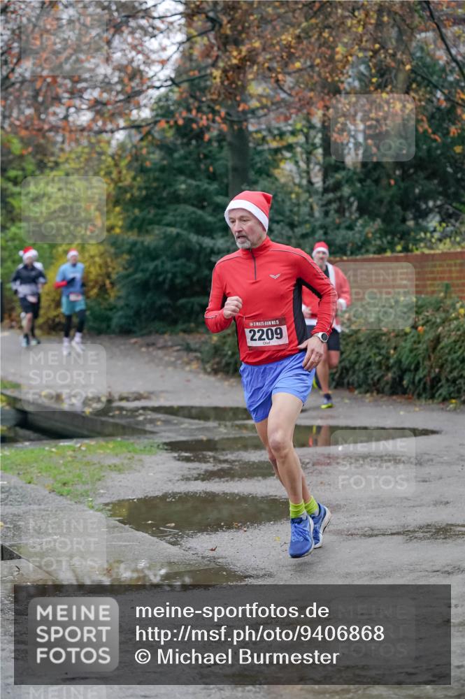 07.12.2025 - St. Pauli X-Mass-Run No. 15 Michael Burmester http://msf.ph/oto/9406868 07.12.2025 09:39:48 Laufen 15, 2209 meine-sportfotos.de