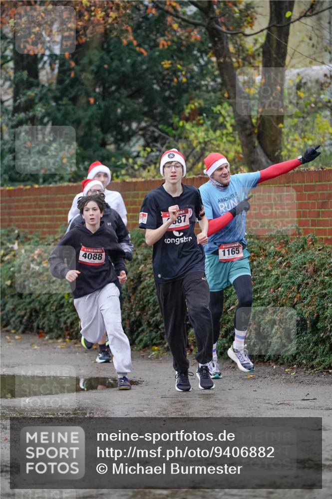 07.12.2025 - St. Pauli X-Mass-Run No. 15 Michael Burmester http://msf.ph/oto/9406882 07.12.2025 09:39:53 Laufen 4088, 87, 1165 meine-sportfotos.de