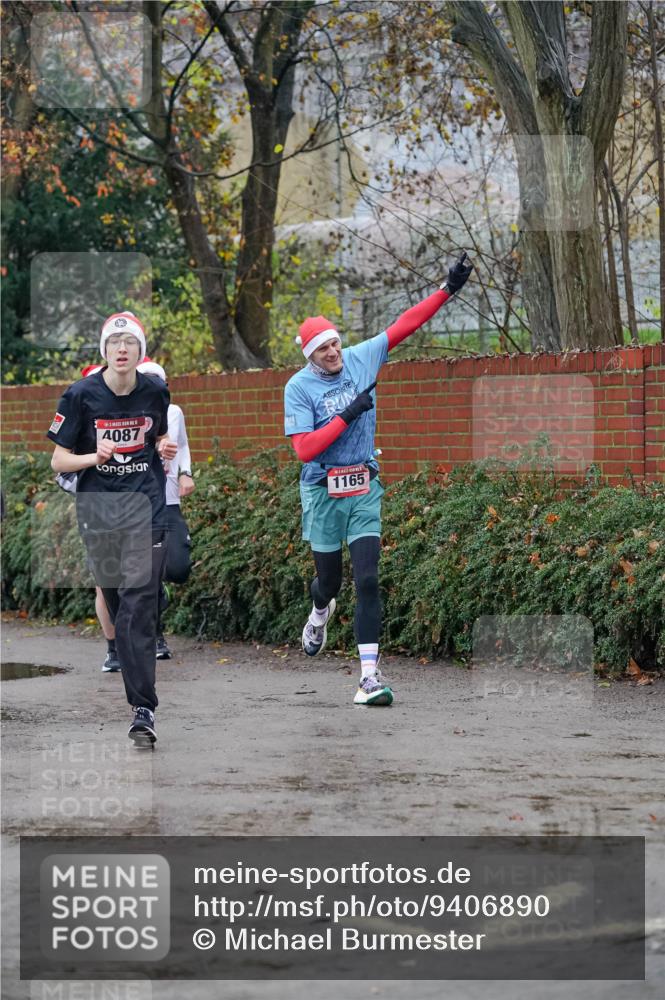 07.12.2025 - St. Pauli X-Mass-Run No. 15 Michael Burmester http://msf.ph/oto/9406890 07.12.2025 09:39:54 Laufen 4087, 1165 meine-sportfotos.de