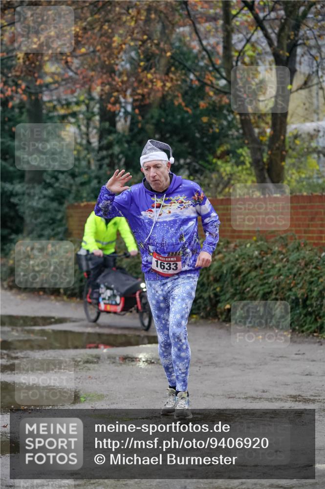 07.12.2025 - St. Pauli X-Mass-Run No. 15 Michael Burmester http://msf.ph/oto/9406920 07.12.2025 09:39:58 Laufen 15, 1633 meine-sportfotos.de