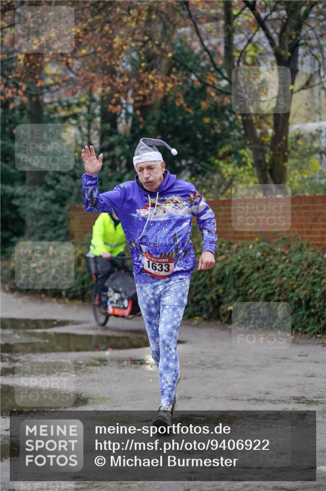 07.12.2025 - St. Pauli X-Mass-Run No. 15 Michael Burmester http://msf.ph/oto/9406922 07.12.2025 09:39:58 Laufen 15, 1633 meine-sportfotos.de