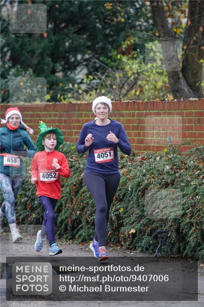 07.12.2025 - St. Pauli X-Mass-Run No. 15 Michael Burmester http://msf.ph/oto/9407006 07.12.2025 09:40:35 Laufen 655, 15, 4052, 15, 4051 meine-sportfotos.de