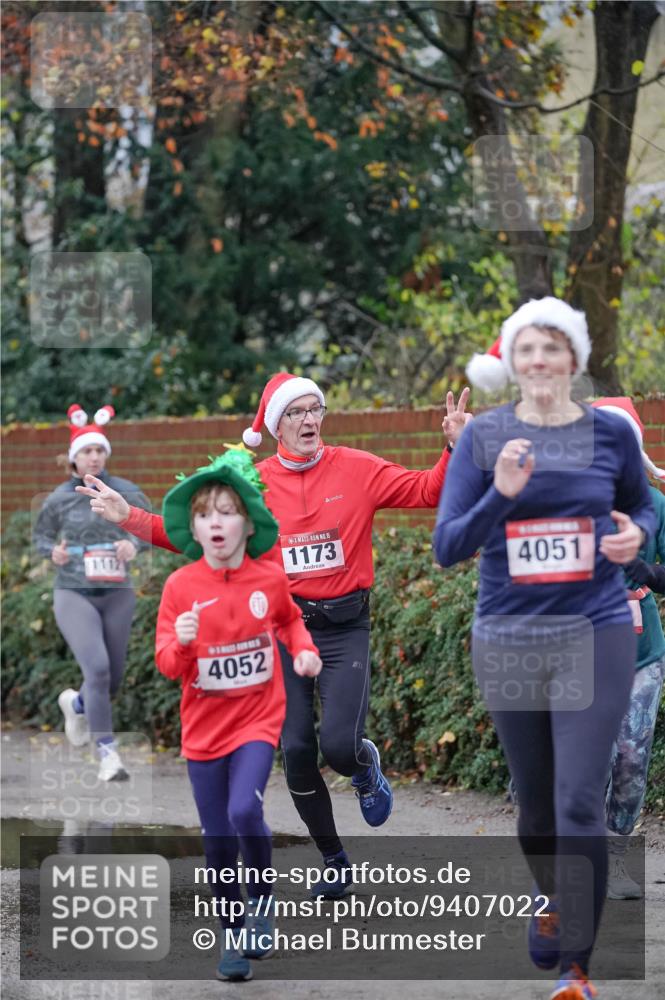 07.12.2025 - St. Pauli X-Mass-Run No. 15 Michael Burmester http://msf.ph/oto/9407022 07.12.2025 09:40:37 Laufen 11121, 15, 1173, 4052, 4051 meine-sportfotos.de