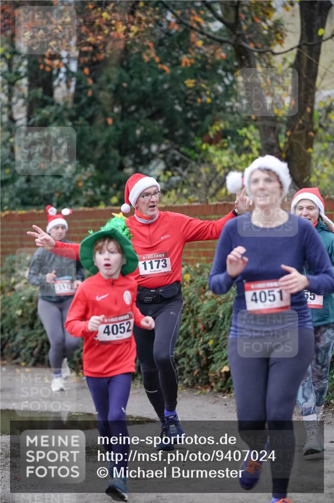 07.12.2025 - St. Pauli X-Mass-Run No. 15 Michael Burmester http://msf.ph/oto/9407024 07.12.2025 09:40:38 Laufen 4052, 15, 1173, 4051, 55 meine-sportfotos.de