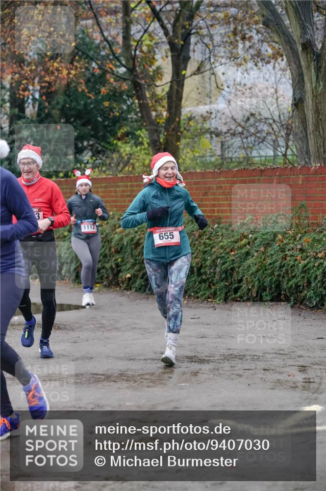 07.12.2025 - St. Pauli X-Mass-Run No. 15 Michael Burmester http://msf.ph/oto/9407030 07.12.2025 09:40:39 Laufen 115, 1112, 5, 655 meine-sportfotos.de