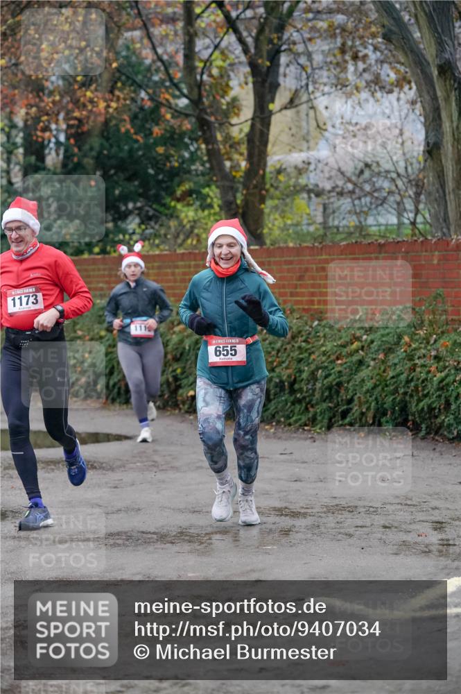 07.12.2025 - St. Pauli X-Mass-Run No. 15 Michael Burmester http://msf.ph/oto/9407034 07.12.2025 09:40:39 Laufen 1173, 111, 15, 655 meine-sportfotos.de
