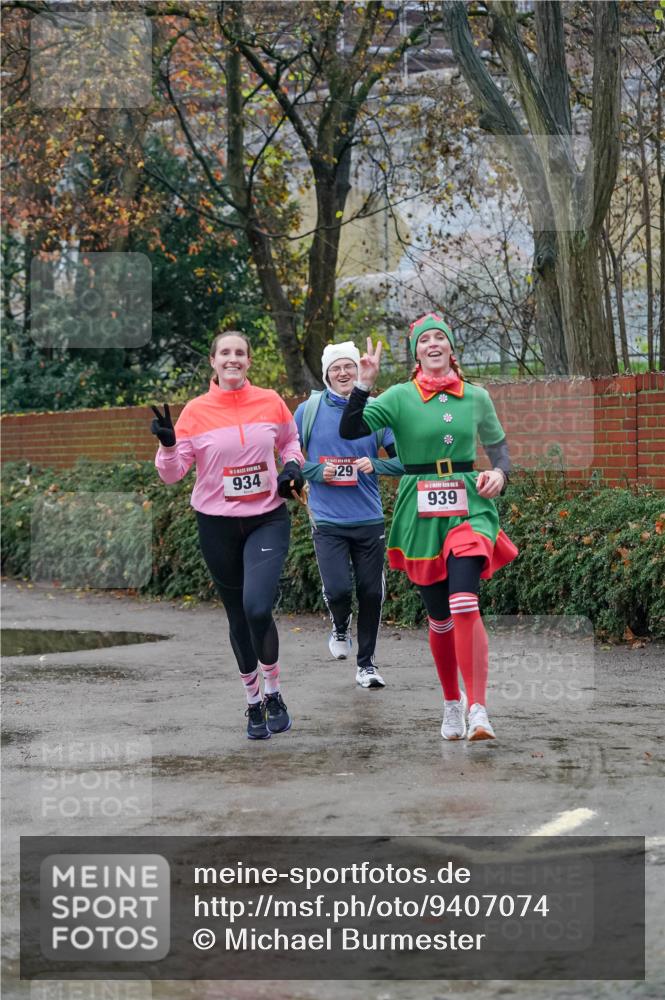 07.12.2025 - St. Pauli X-Mass-Run No. 15 Michael Burmester http://msf.ph/oto/9407074 07.12.2025 09:40:45 Laufen 934, 29, 939 meine-sportfotos.de