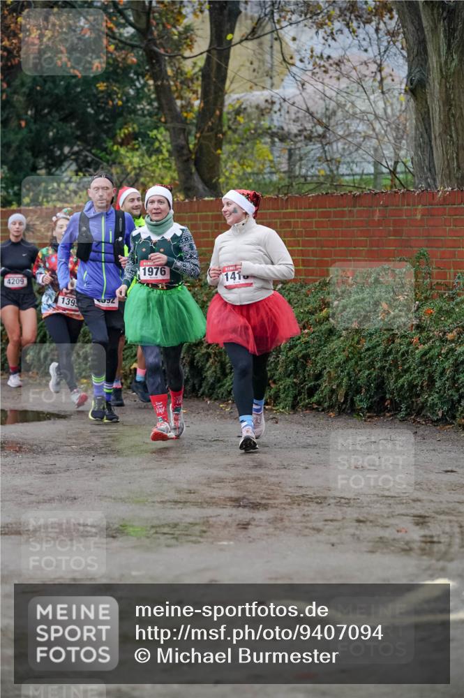 07.12.2025 - St. Pauli X-Mass-Run No. 15 Michael Burmester http://msf.ph/oto/9407094 07.12.2025 09:40:49 Laufen 4209, 139, 1976, 141 meine-sportfotos.de