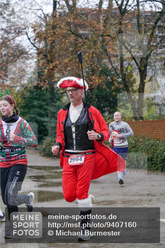 07.12.2025 - St. Pauli X-Mass-Run No. 15 Michael Burmester http://msf.ph/oto/9407160 07.12.2025 09:40:59 Laufen 2964 meine-sportfotos.de