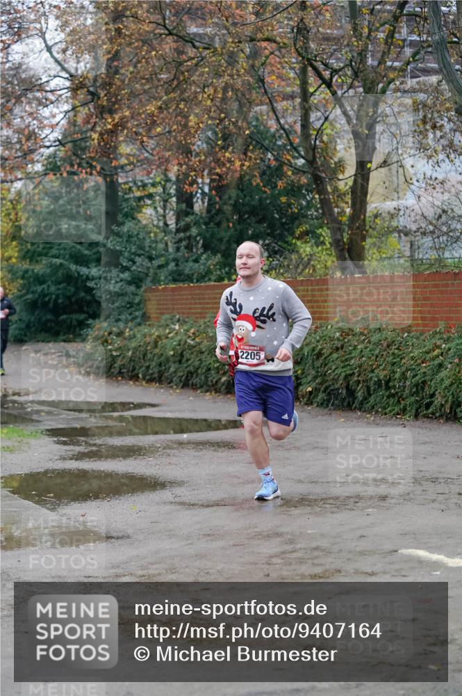 07.12.2025 - St. Pauli X-Mass-Run No. 15 Michael Burmester http://msf.ph/oto/9407164 07.12.2025 09:40:59 Laufen 00, 2205 meine-sportfotos.de