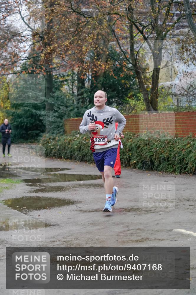 07.12.2025 - St. Pauli X-Mass-Run No. 15 Michael Burmester http://msf.ph/oto/9407168 07.12.2025 09:41:00 Laufen 2205 meine-sportfotos.de