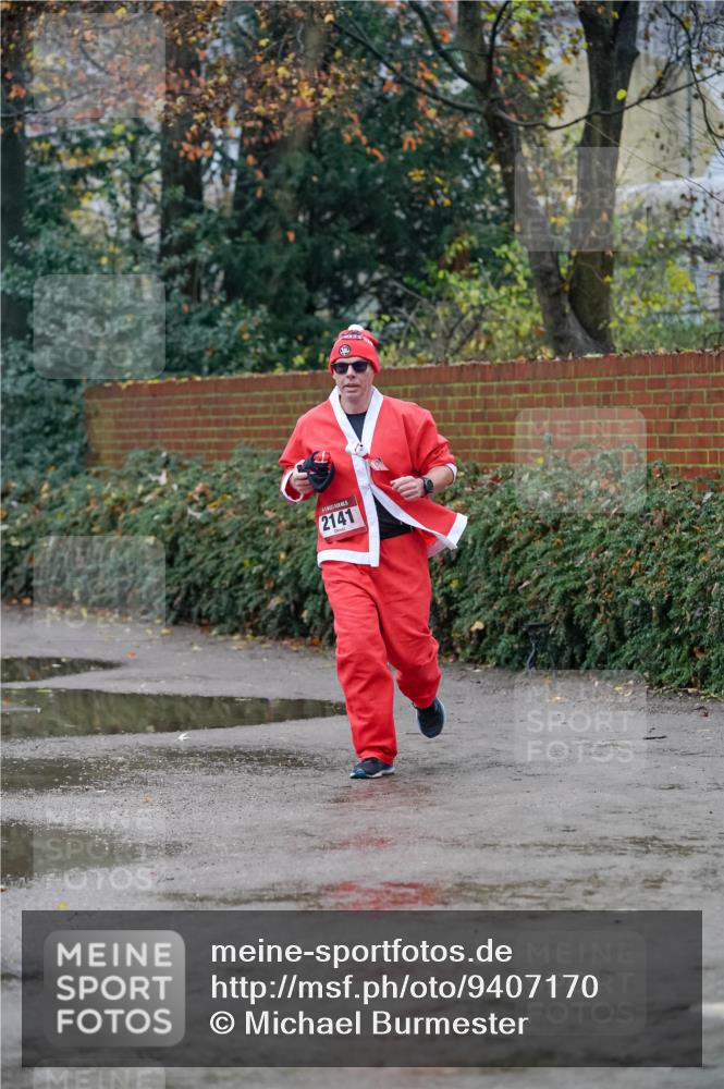 07.12.2025 - St. Pauli X-Mass-Run No. 15 Michael Burmester http://msf.ph/oto/9407170 07.12.2025 09:41:01 Laufen 2141 meine-sportfotos.de