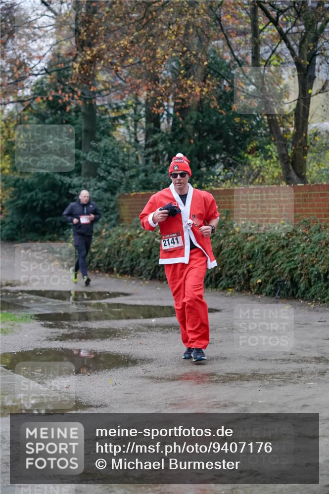 07.12.2025 - St. Pauli X-Mass-Run No. 15 Michael Burmester http://msf.ph/oto/9407176 07.12.2025 09:41:02 Laufen 2141 meine-sportfotos.de