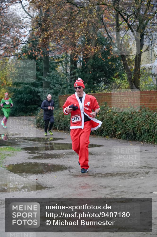 07.12.2025 - St. Pauli X-Mass-Run No. 15 Michael Burmester http://msf.ph/oto/9407180 07.12.2025 09:41:02 Laufen 2141 meine-sportfotos.de