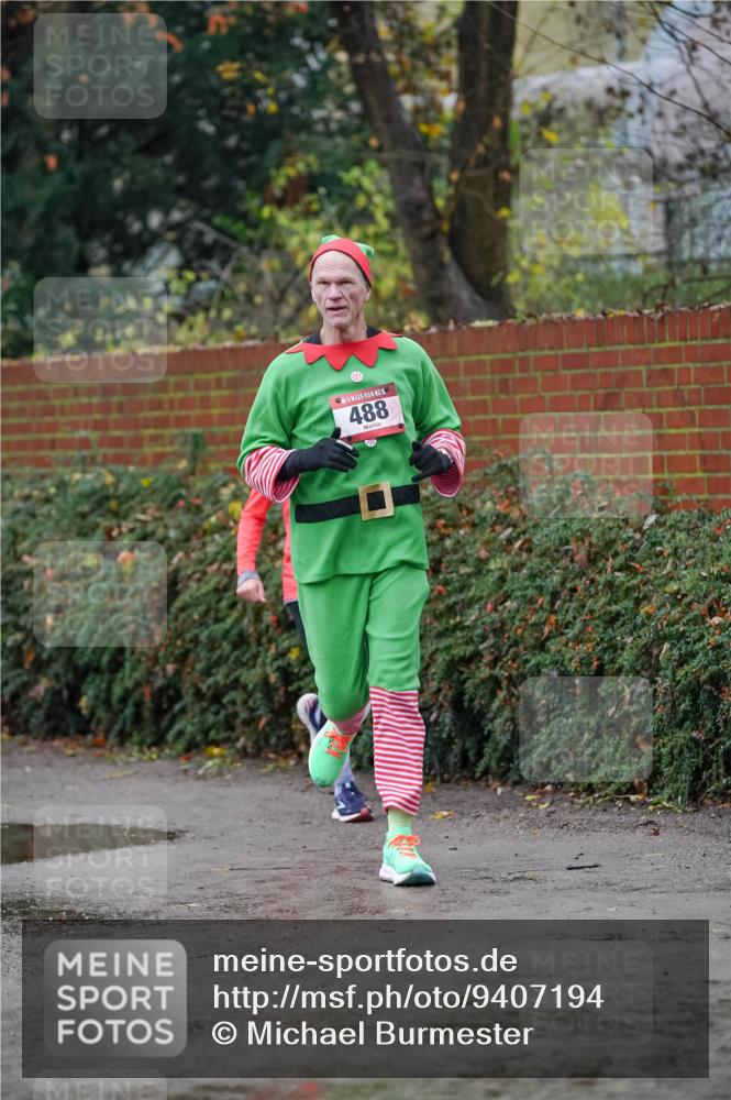 07.12.2025 - St. Pauli X-Mass-Run No. 15 Michael Burmester http://msf.ph/oto/9407194 07.12.2025 09:41:07 Laufen 15, 488 meine-sportfotos.de