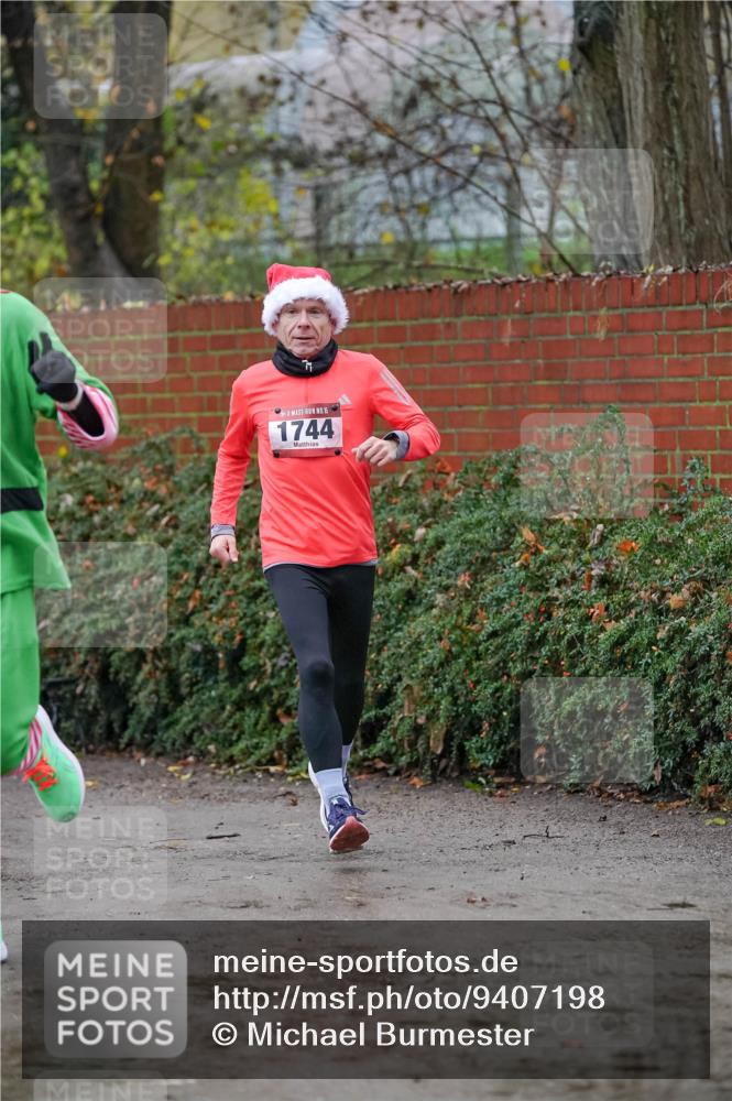 07.12.2025 - St. Pauli X-Mass-Run No. 15 Michael Burmester http://msf.ph/oto/9407198 07.12.2025 09:41:08 Laufen 15, 1744 meine-sportfotos.de