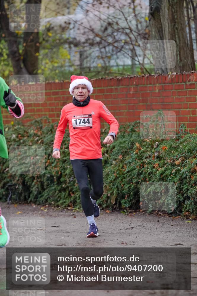 07.12.2025 - St. Pauli X-Mass-Run No. 15 Michael Burmester http://msf.ph/oto/9407200 07.12.2025 09:41:08 Laufen 15, 1744 meine-sportfotos.de