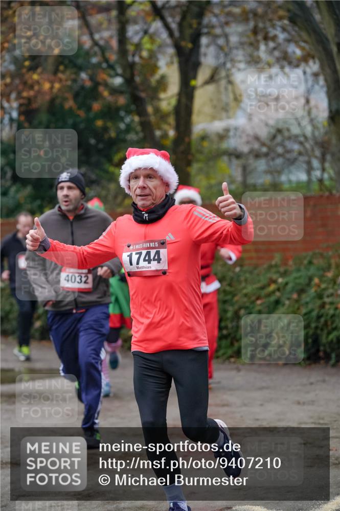 07.12.2025 - St. Pauli X-Mass-Run No. 15 Michael Burmester http://msf.ph/oto/9407210 07.12.2025 09:41:10 Laufen 4032, 15, 1744 meine-sportfotos.de