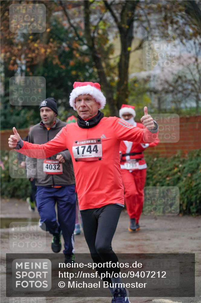 07.12.2025 - St. Pauli X-Mass-Run No. 15 Michael Burmester http://msf.ph/oto/9407212 07.12.2025 09:41:10 Laufen 4032, 15, 1744 meine-sportfotos.de