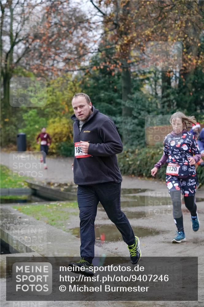 07.12.2025 - St. Pauli X-Mass-Run No. 15 Michael Burmester http://msf.ph/oto/9407246 07.12.2025 09:41:14 Laufen 185, 1120 meine-sportfotos.de