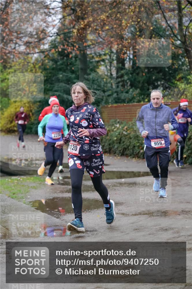 07.12.2025 - St. Pauli X-Mass-Run No. 15 Michael Burmester http://msf.ph/oto/9407250 07.12.2025 09:41:15 Laufen 1120, 959 meine-sportfotos.de