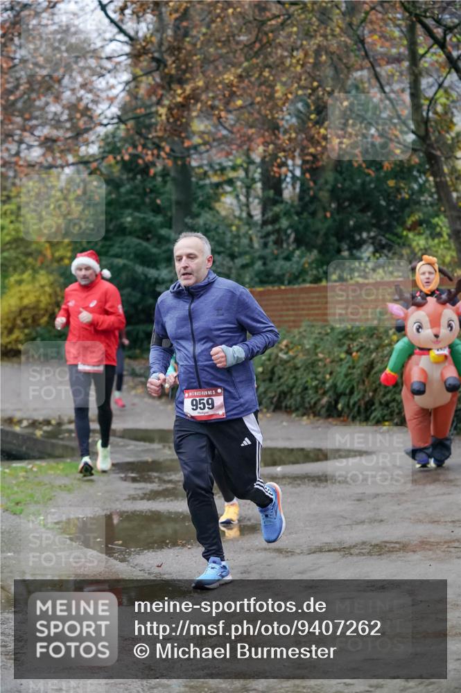 07.12.2025 - St. Pauli X-Mass-Run No. 15 Michael Burmester http://msf.ph/oto/9407262 07.12.2025 09:41:16 Laufen 5, 959 meine-sportfotos.de
