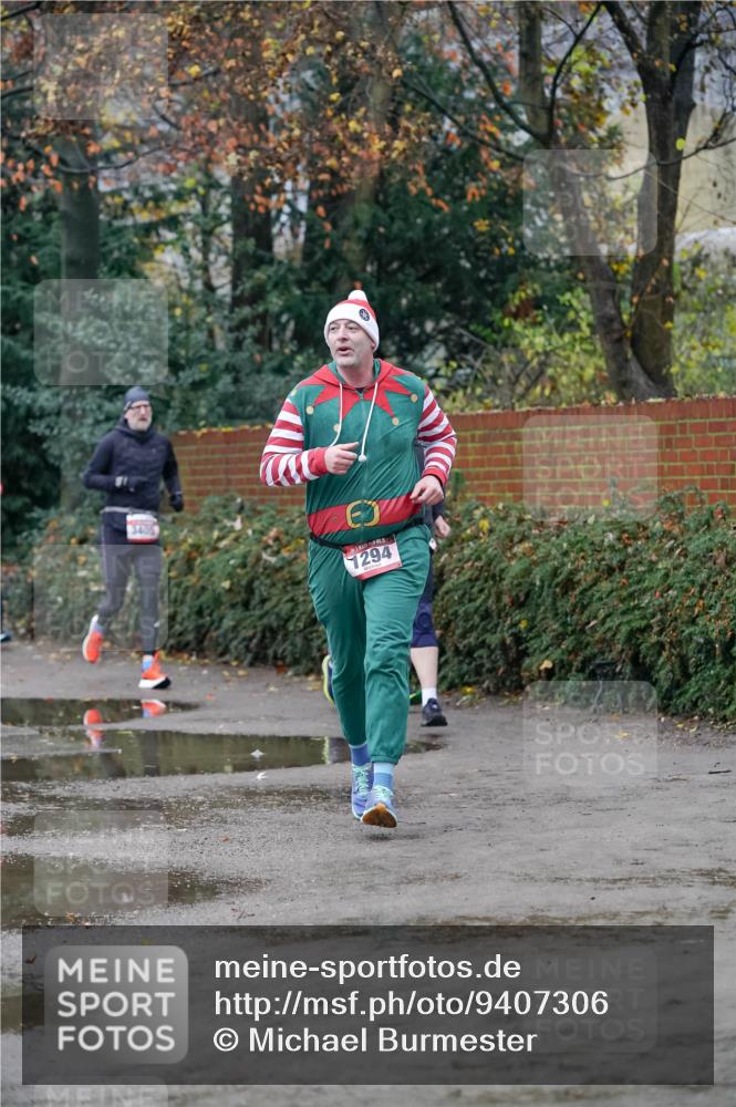 07.12.2025 - St. Pauli X-Mass-Run No. 15 Michael Burmester http://msf.ph/oto/9407306 07.12.2025 09:41:24 Laufen 3405, 1294 meine-sportfotos.de