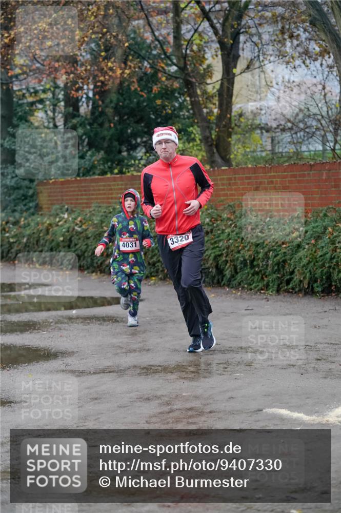 07.12.2025 - St. Pauli X-Mass-Run No. 15 Michael Burmester http://msf.ph/oto/9407330 07.12.2025 09:41:29 Laufen 49, 4031, 3320 meine-sportfotos.de