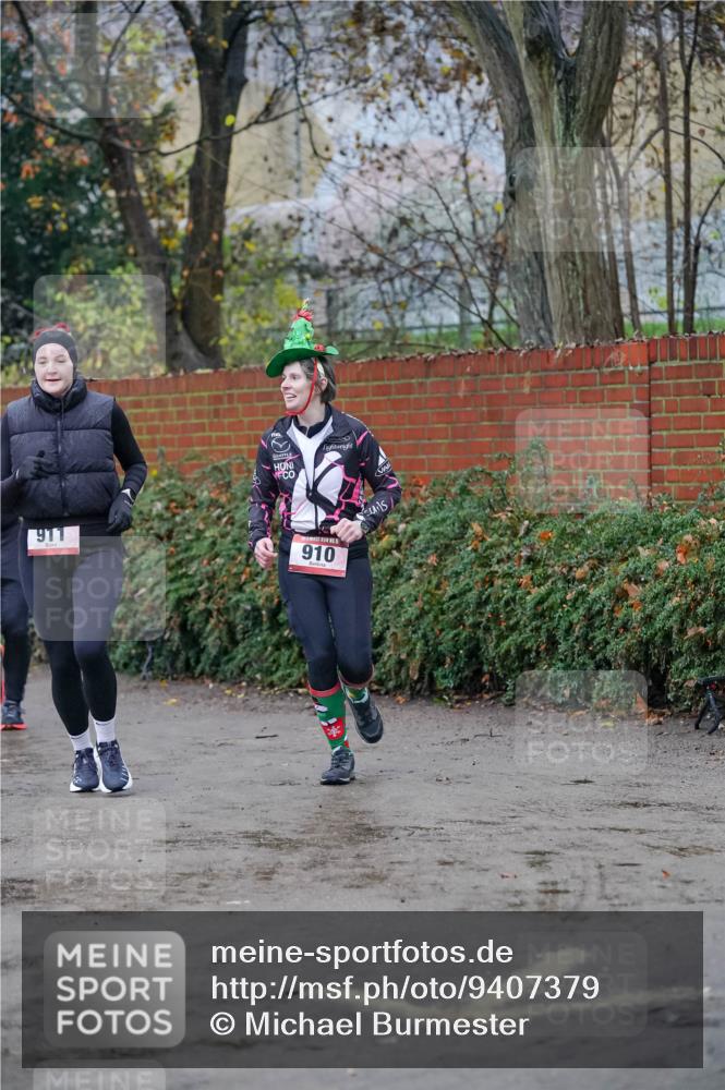 07.12.2025 - St. Pauli X-Mass-Run No. 15 Michael Burmester http://msf.ph/oto/9407379 07.12.2025 09:41:41 Laufen 911, 910 meine-sportfotos.de