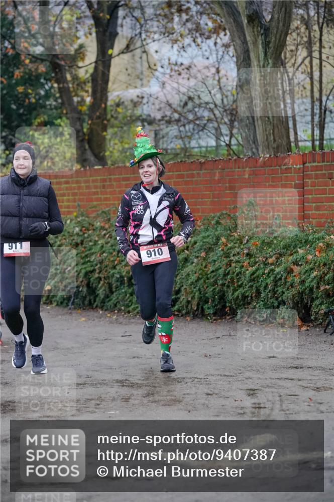 07.12.2025 - St. Pauli X-Mass-Run No. 15 Michael Burmester http://msf.ph/oto/9407387 07.12.2025 09:41:42 Laufen 11, 910 meine-sportfotos.de