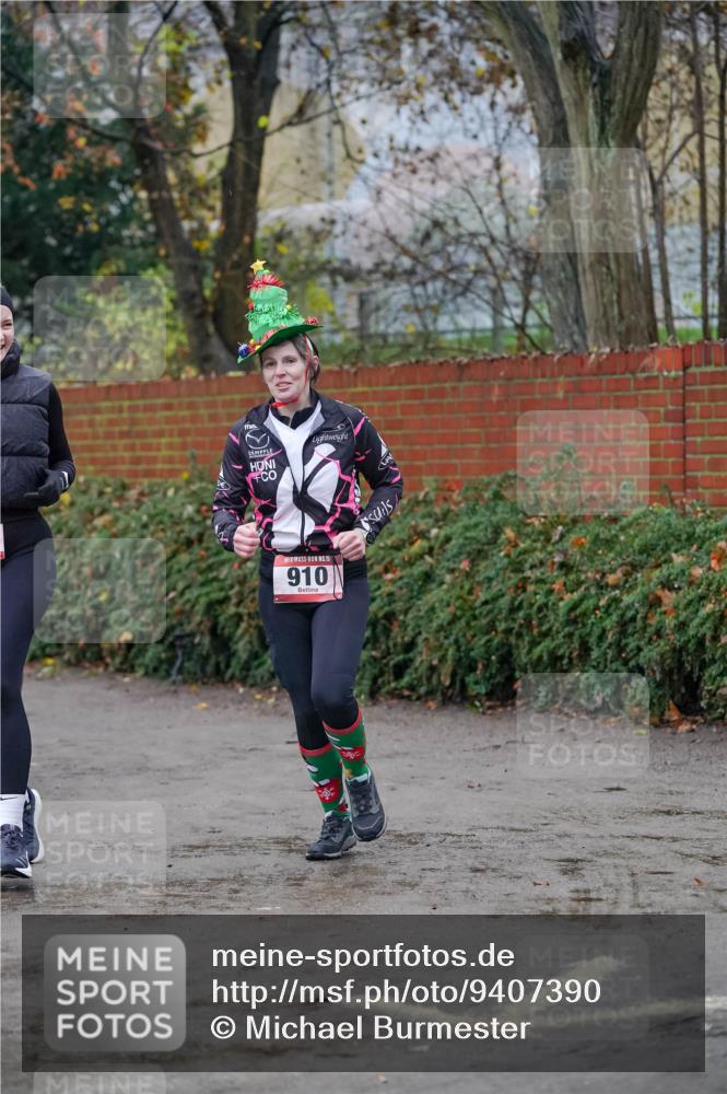 07.12.2025 - St. Pauli X-Mass-Run No. 15 Michael Burmester http://msf.ph/oto/9407390 07.12.2025 09:41:42 Laufen 15, 910 meine-sportfotos.de