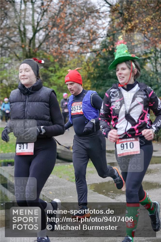 07.12.2025 - St. Pauli X-Mass-Run No. 15 Michael Burmester http://msf.ph/oto/9407406 07.12.2025 09:41:44 Laufen 917, 3515, 910 meine-sportfotos.de