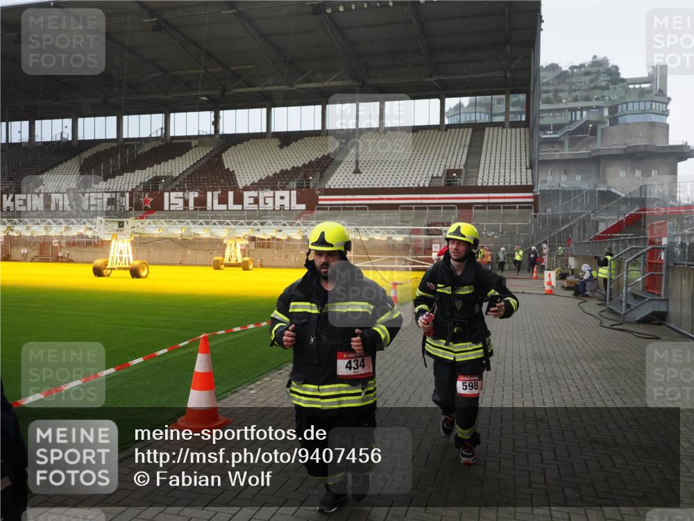 07.12.2025 - St. Pauli X-Mass-Run No. 15 Fabian Wolf http://msf.ph/oto/9407456 07.12.2025 11:05:27 Ziel 434, 1311, 1492, 1600, 1630 meine-sportfotos.de