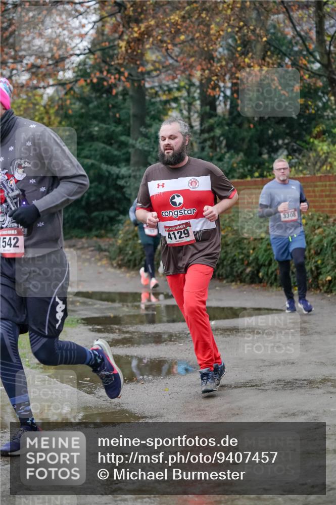 07.12.2025 - St. Pauli X-Mass-Run No. 15 Michael Burmester http://msf.ph/oto/9407457 07.12.2025 09:41:52 Laufen 542, 5, 4129, 3308 meine-sportfotos.de