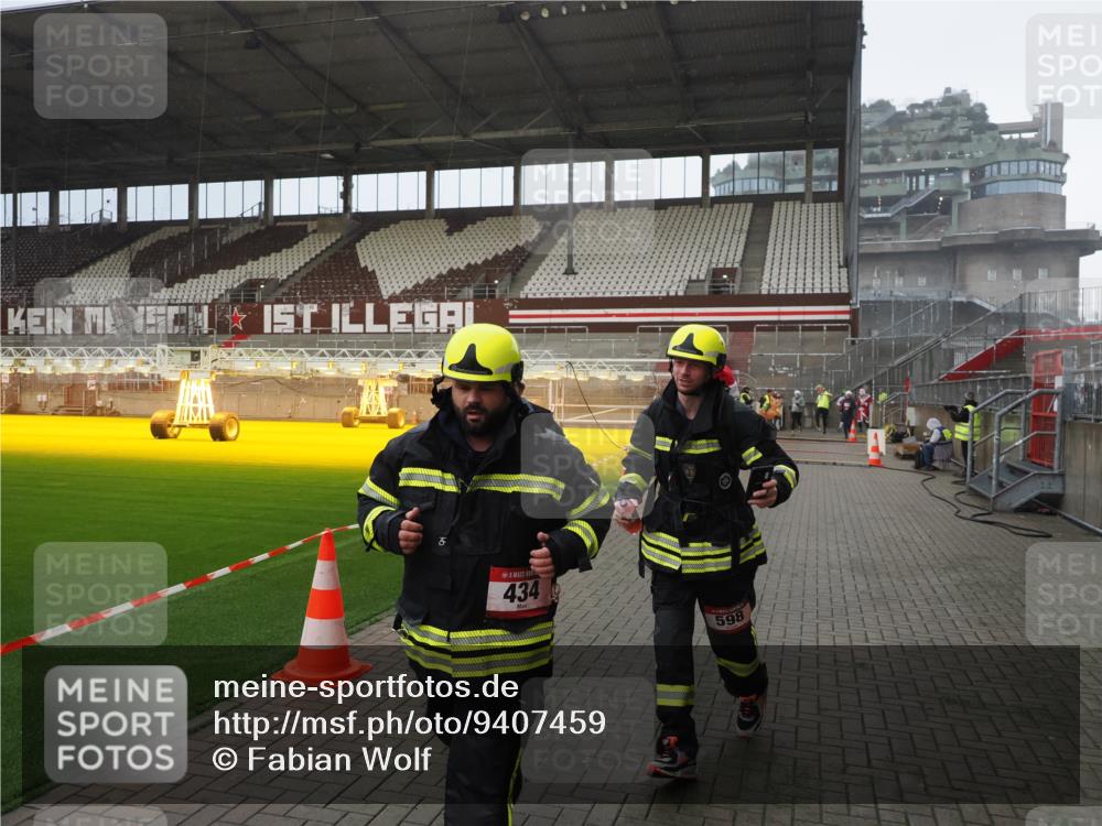 07.12.2025 - St. Pauli X-Mass-Run No. 15 Fabian Wolf http://msf.ph/oto/9407459 07.12.2025 11:05:27 Ziel 434, 1311, 1492, 1600, 1630 meine-sportfotos.de