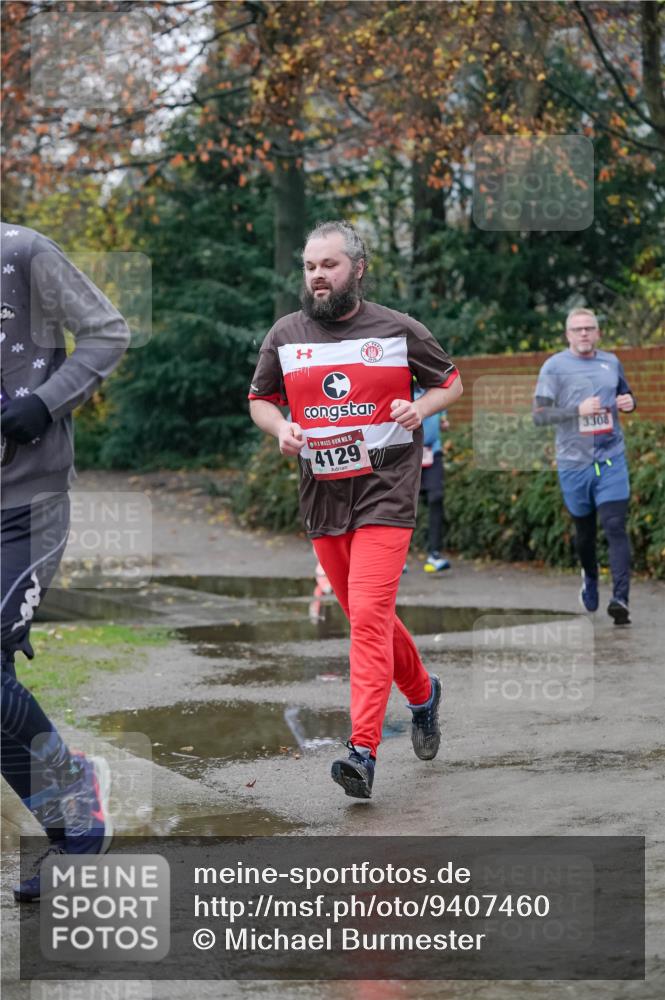 07.12.2025 - St. Pauli X-Mass-Run No. 15 Michael Burmester http://msf.ph/oto/9407460 07.12.2025 09:41:52 Laufen 15, 4129, 3308 meine-sportfotos.de