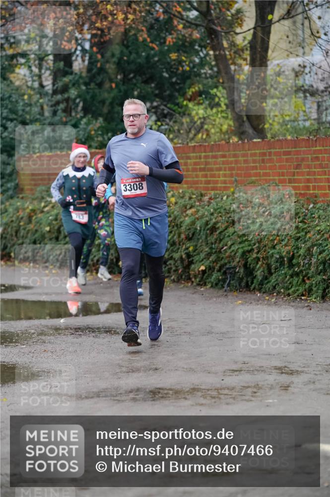 07.12.2025 - St. Pauli X-Mass-Run No. 15 Michael Burmester http://msf.ph/oto/9407466 07.12.2025 09:41:53 Laufen 3308 meine-sportfotos.de