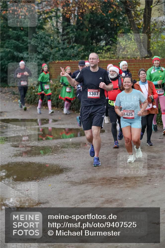 07.12.2025 - St. Pauli X-Mass-Run No. 15 Michael Burmester http://msf.ph/oto/9407525 07.12.2025 09:42:01 Laufen 15, 1307, 1425, 5, 1360 meine-sportfotos.de