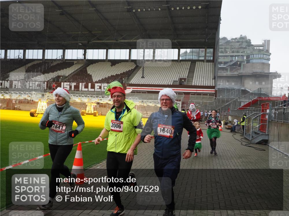 07.12.2025 - St. Pauli X-Mass-Run No. 15 Fabian Wolf http://msf.ph/oto/9407529 07.12.2025 11:05:38 Ziel 199, 831, 1046, 1049, 1311, 1840, 1841, 2006, 2884 meine-sportfotos.de